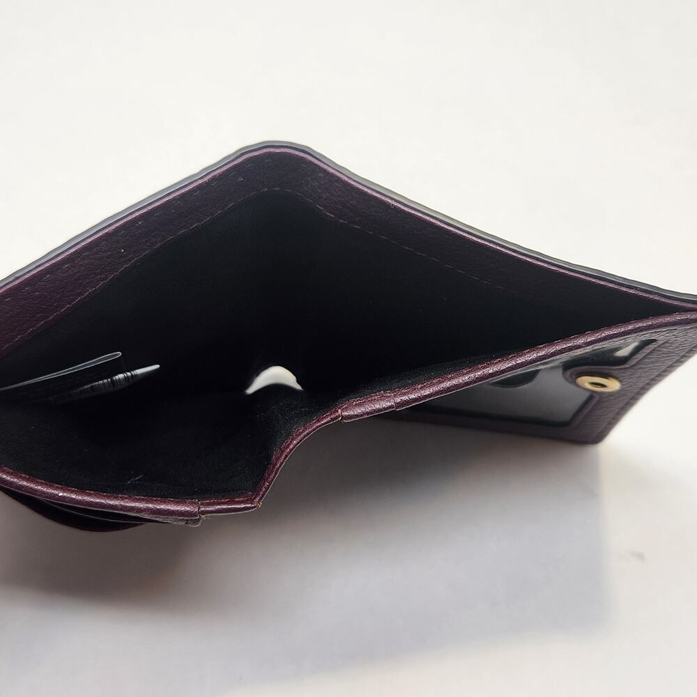 Marc by Marc Jacobs Classic Q Bifold Wallet Single Snap Closure Maroon Leather - Picture 6 of 7